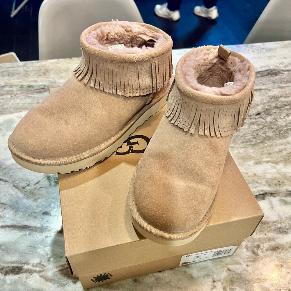 UGG Classic Ultra Mini with decorative trim around the top. - Picture 7 of 14